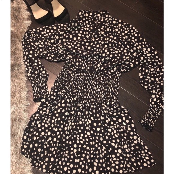 Dresses & Skirts - 🌴 SMOCKED BLACK AND WHITE DRESS JR LARGE 💜